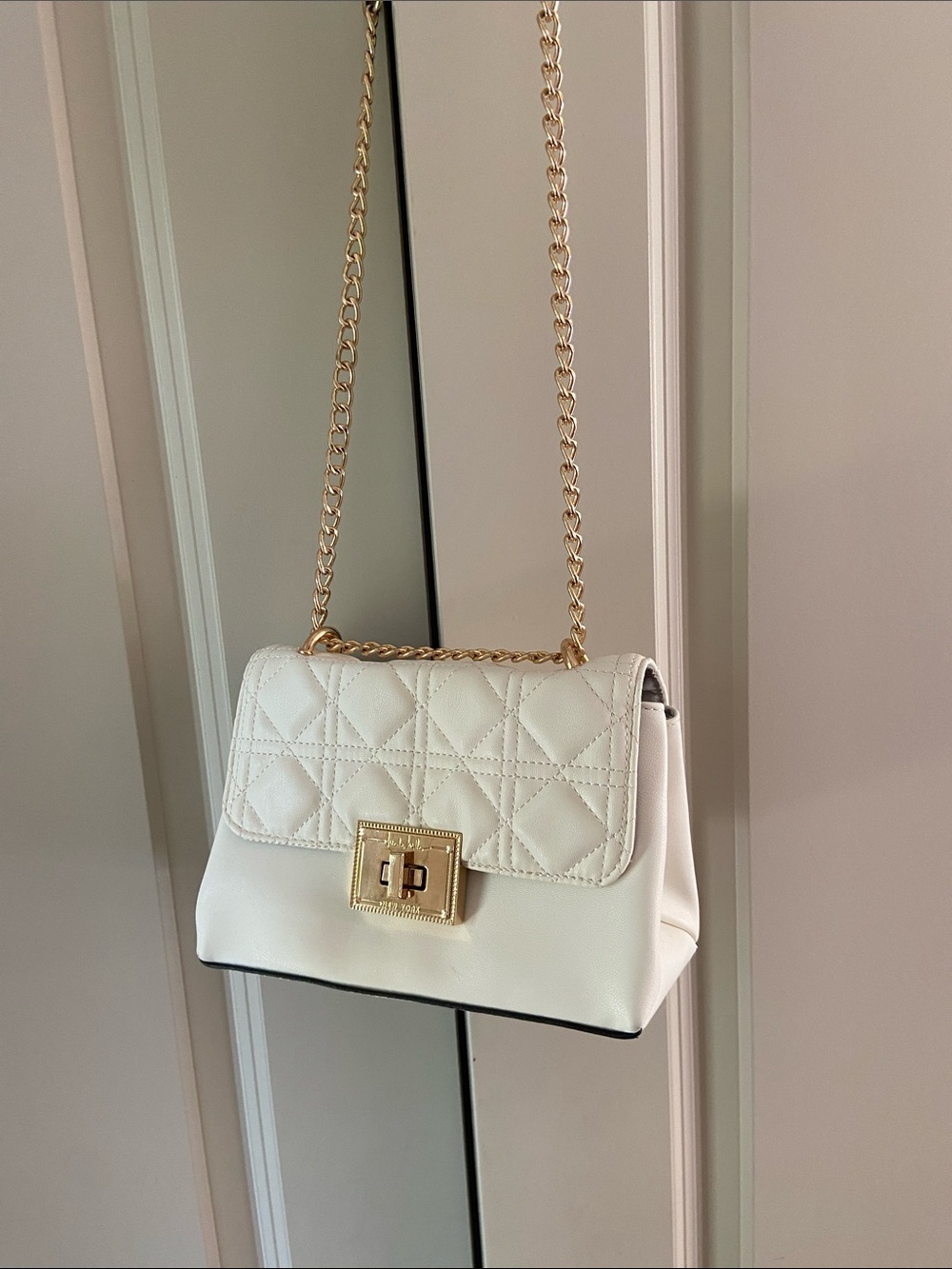 Nicole Miller White Quilted Crossbody Bag with Gold Chain